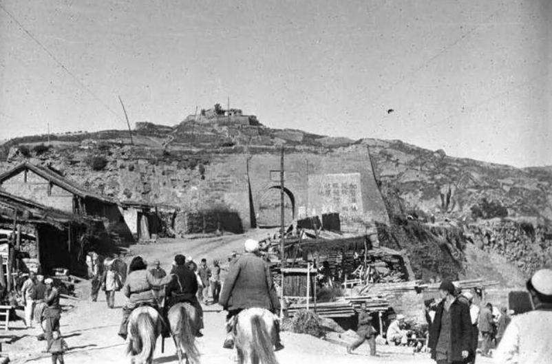 抗日中牺牲的军统女特务,军统女特务冒死救下地下党