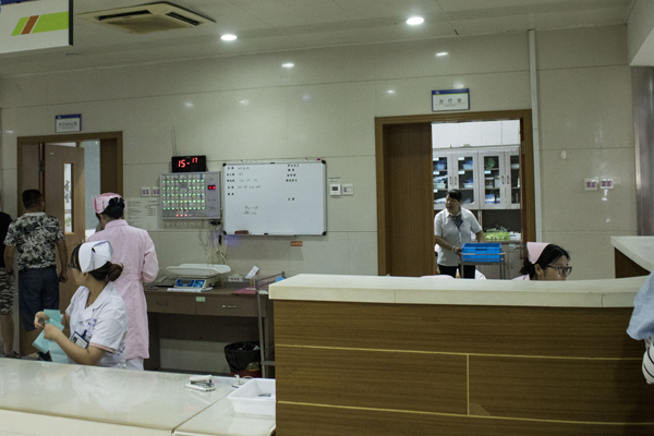 肠镜一般几年做一次比较合适,不要盲目做肠镜的危害有多大