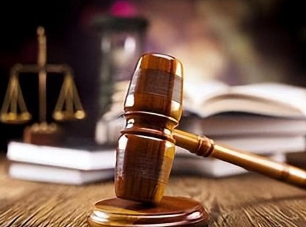 女子欠房东3000房租被曝光照片,女孩欠房租被拍