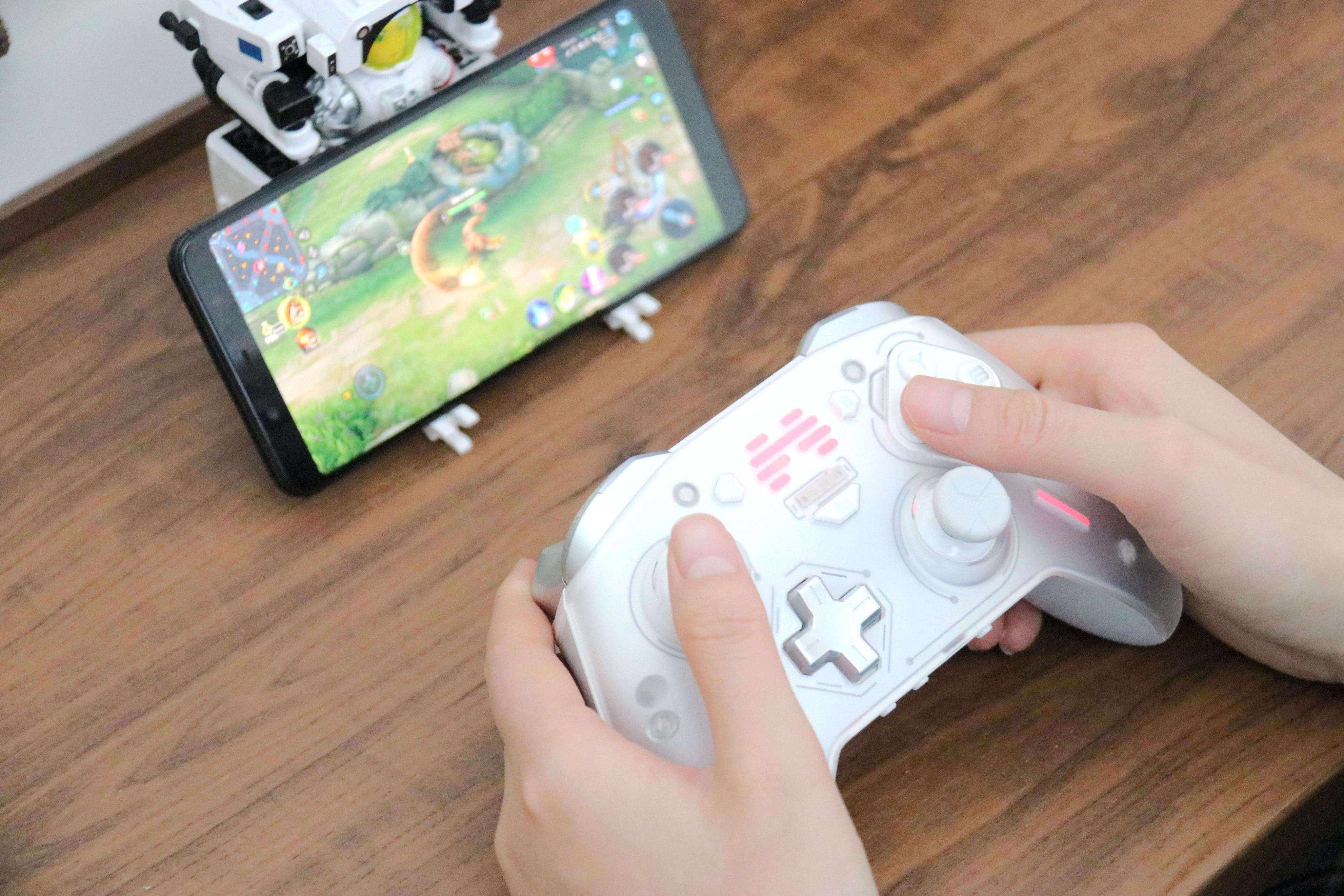 北通宙斯2光轴精英手柄体验，玩游戏还得用它！