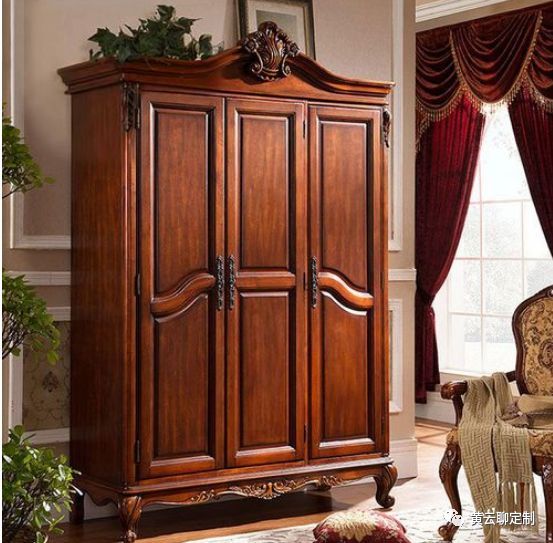 定制纯实木衣柜多少钱一米,实木成品衣柜和定制衣柜