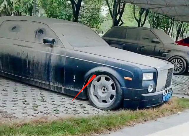 北京有块豪车“坟场”，百万豪车遍地都是，走近一看没人敢开