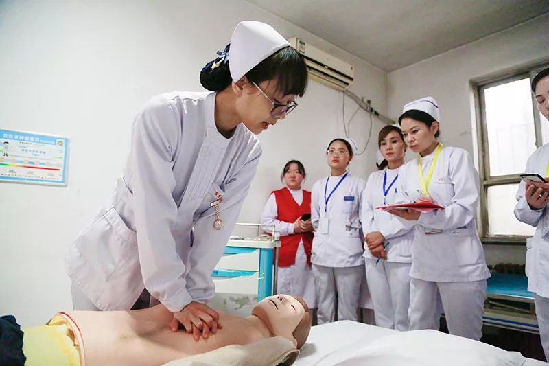 初中毕业上哪个技校乌鲁木齐,初中毕业上哪个技校青岛好