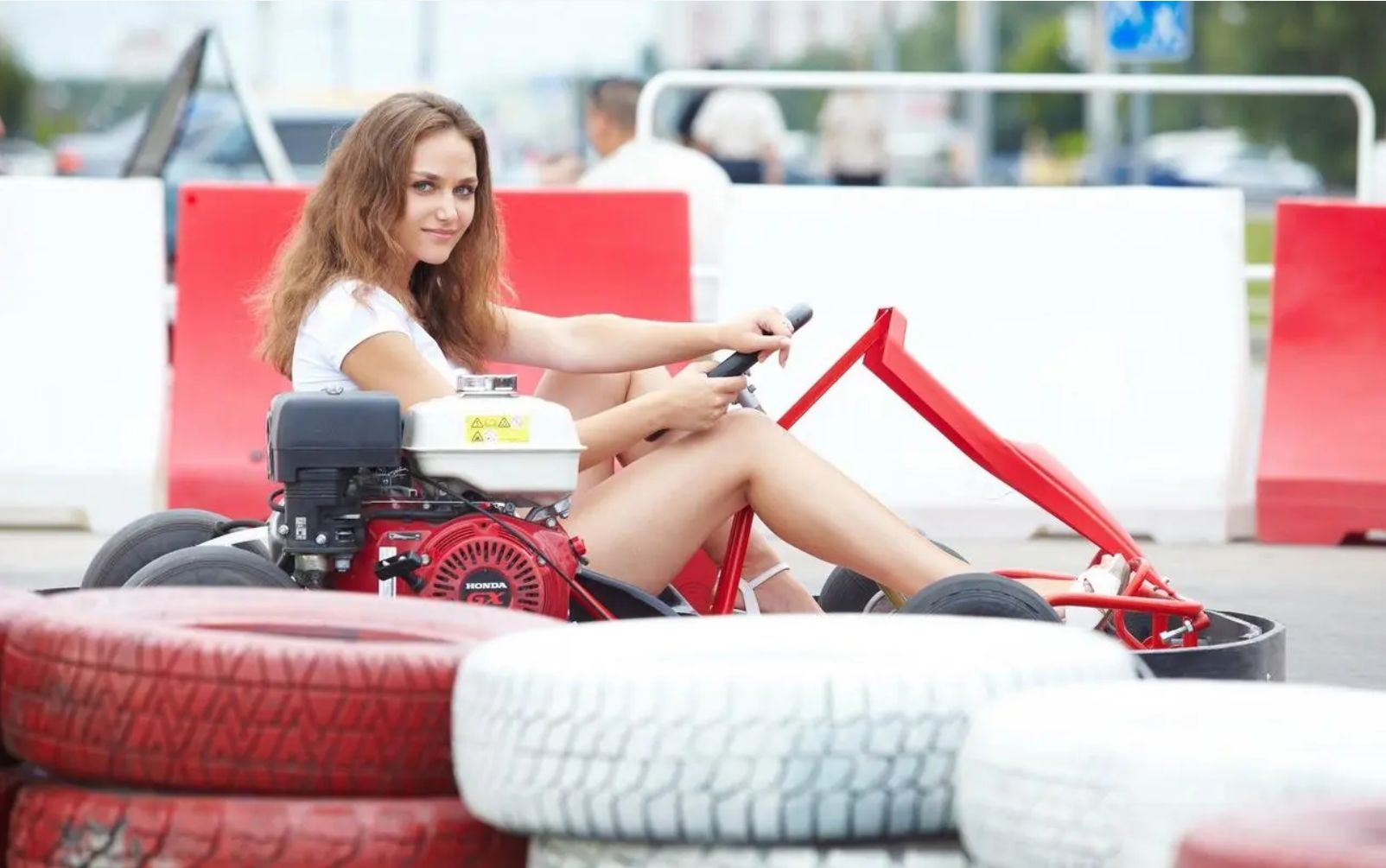 换开美女朋友的纯电汽车1个月果断换回油车