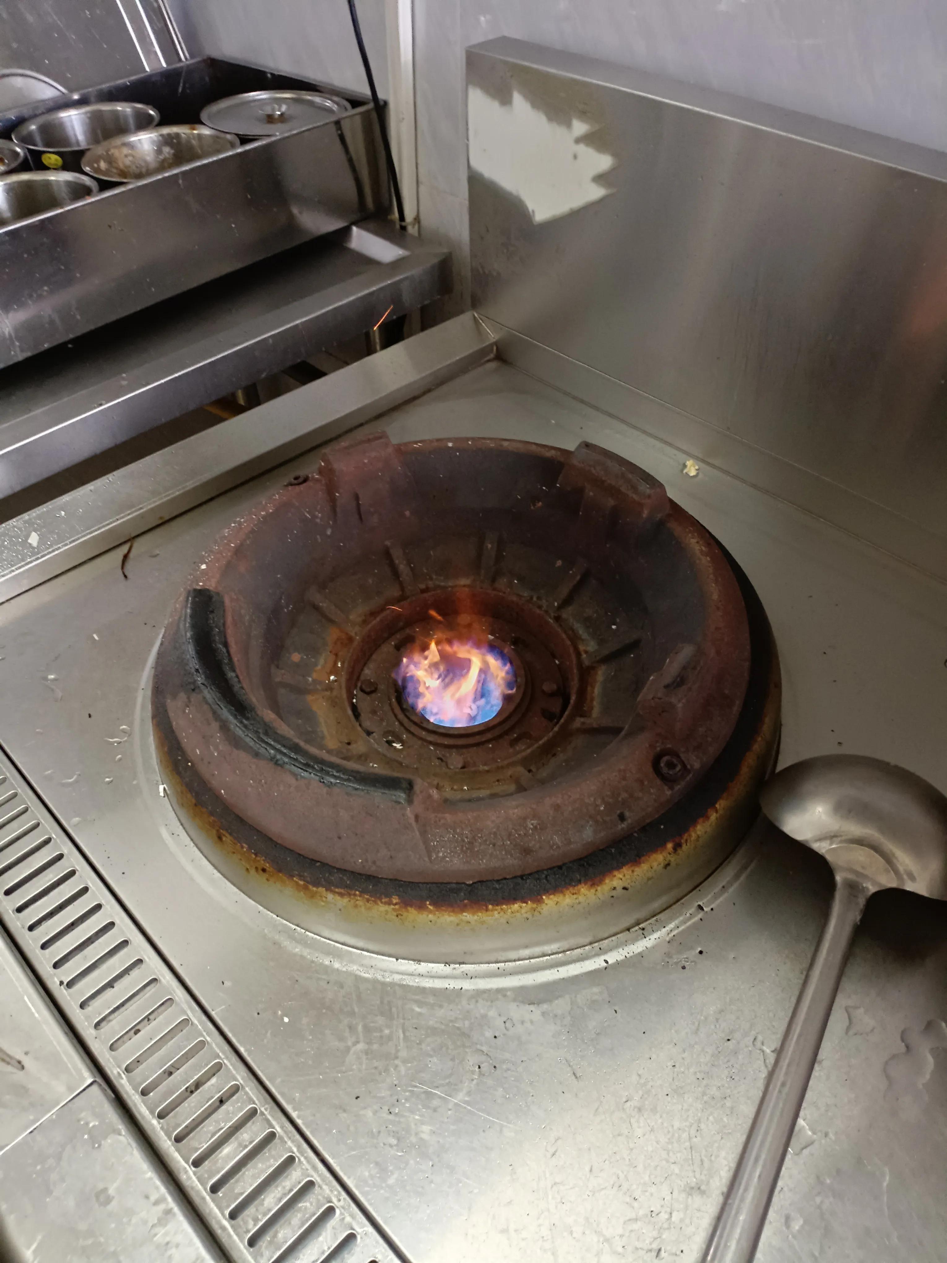 煤气灶打不着火要更换哪个器材,煤气灶换新小炉盖打不着火