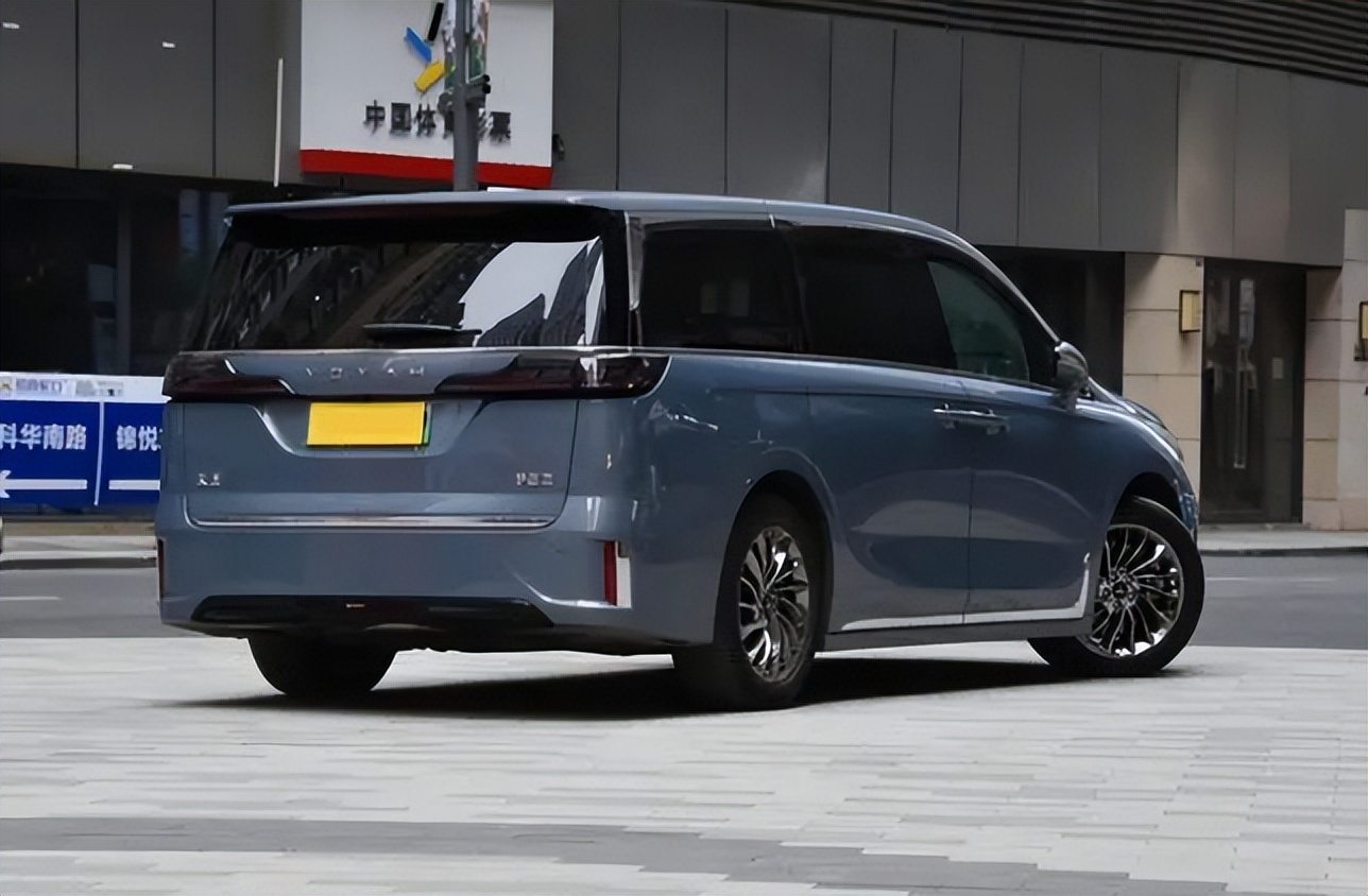 梦想家mpv跟传祺m8,梦想家对比传祺m8