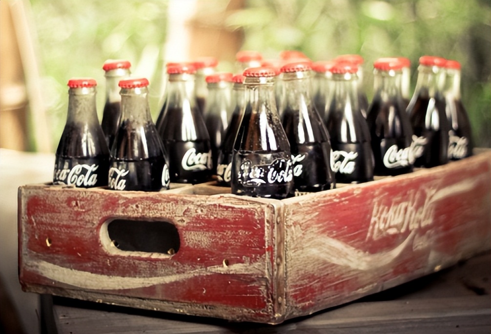 “洋可乐”卖2元还赚翻，国产汽水6块还亏本，到底谁在割韭菜？