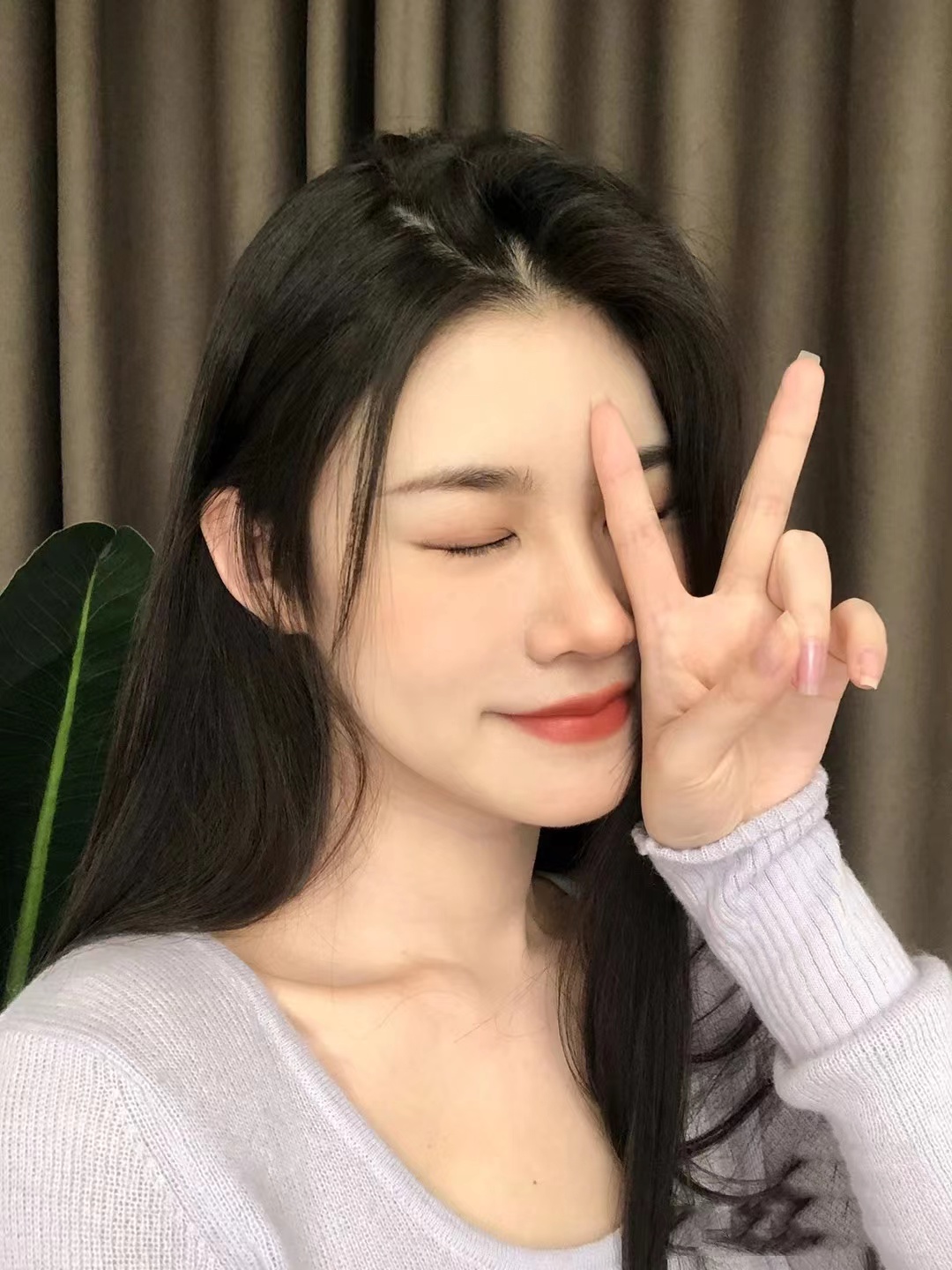 刘海总是油腻怎么办？几个小方法，简单又快速，解决小尴尬