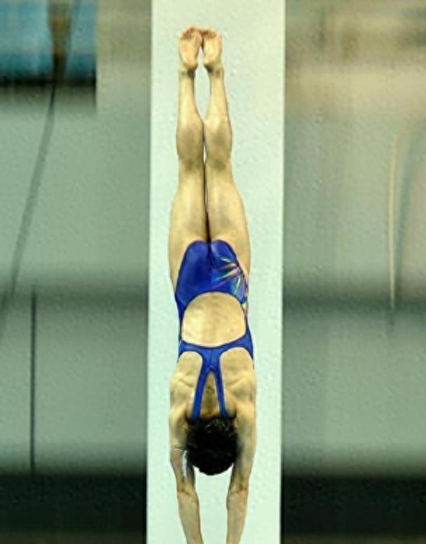 女运动员的痛苦程度,女运动员赛场上痛苦哭