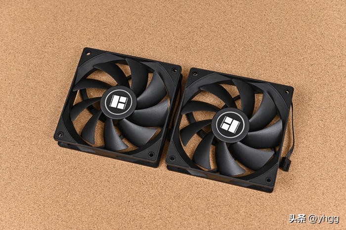 乔思伯松果d41mesh副屏版白色机箱,乔思伯d41标准版能后期加装副屏吗