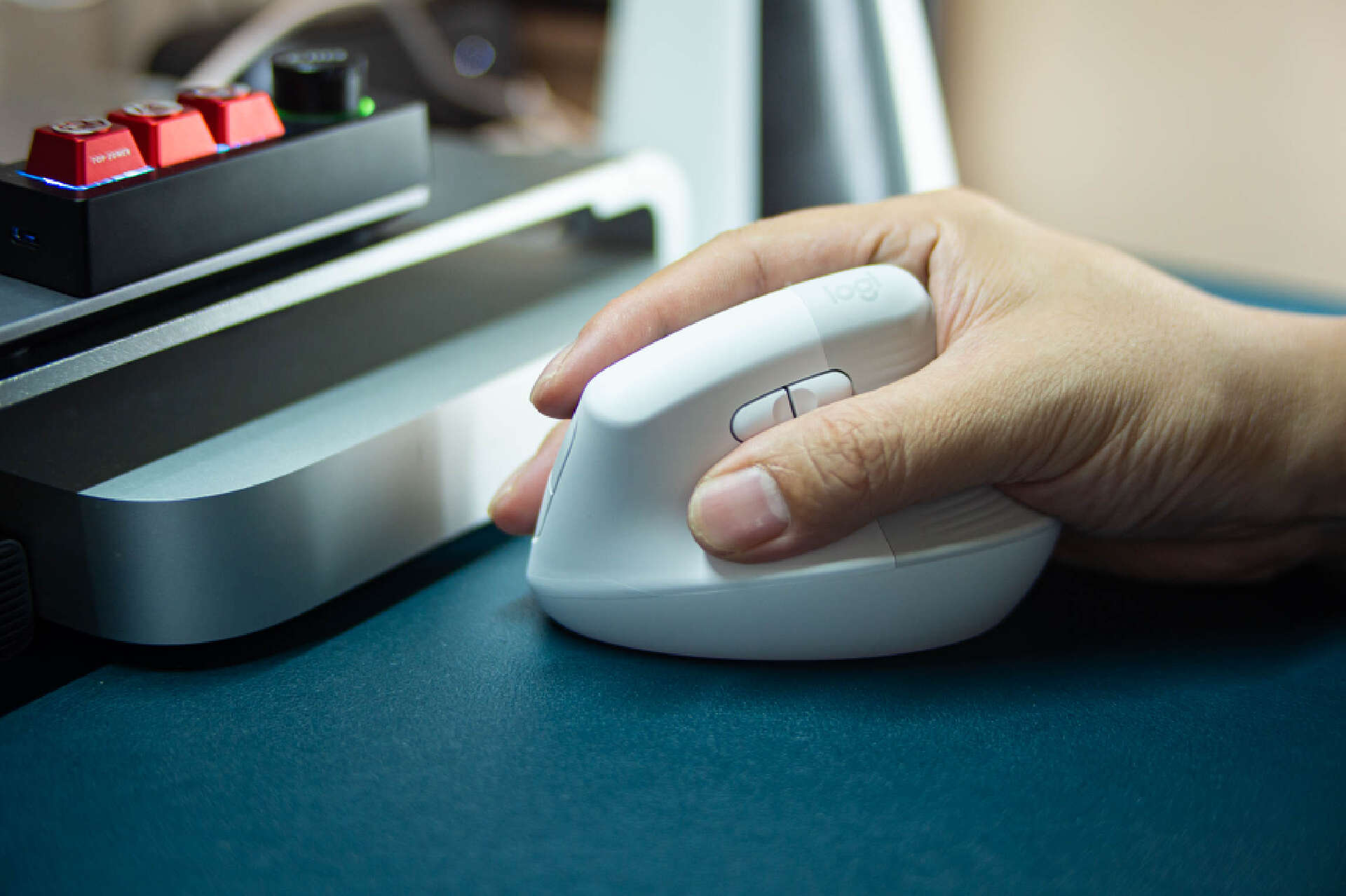 新手用罗技鼠标vs老手用罗技鼠标,罗技鼠标办公哪一款最好用测评