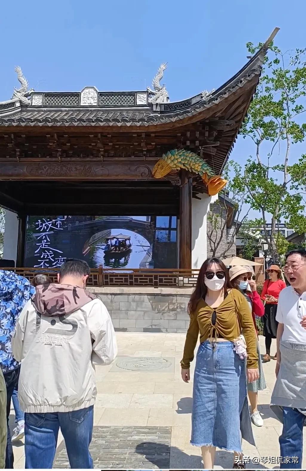 上海住家保姆包吃住一个月多少钱,上海住家带小孩保姆工资多少