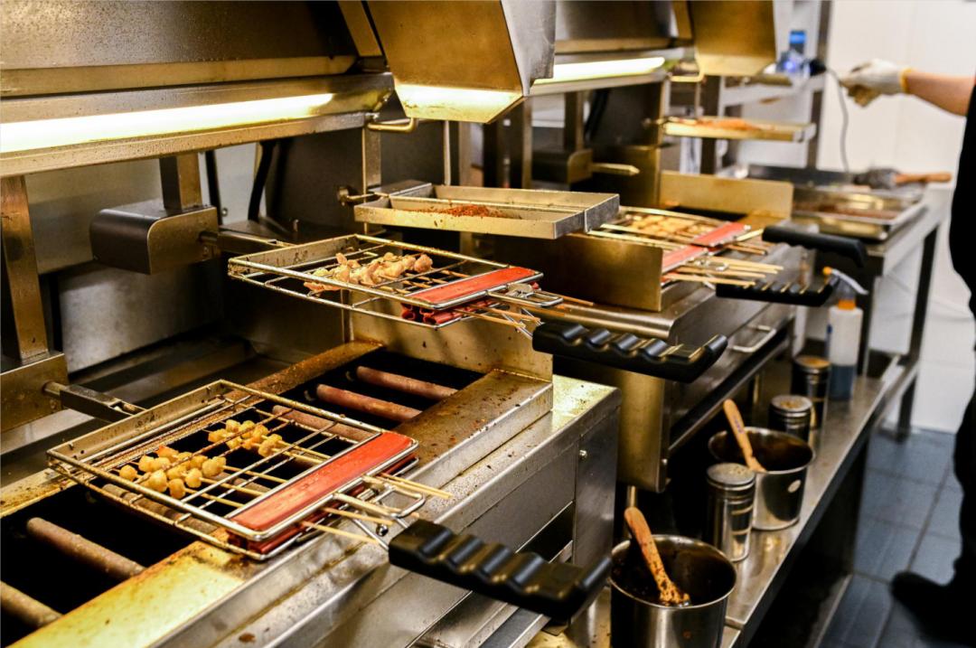 淄博烧烤的爆火带来的启示,接地气的烧烤视频