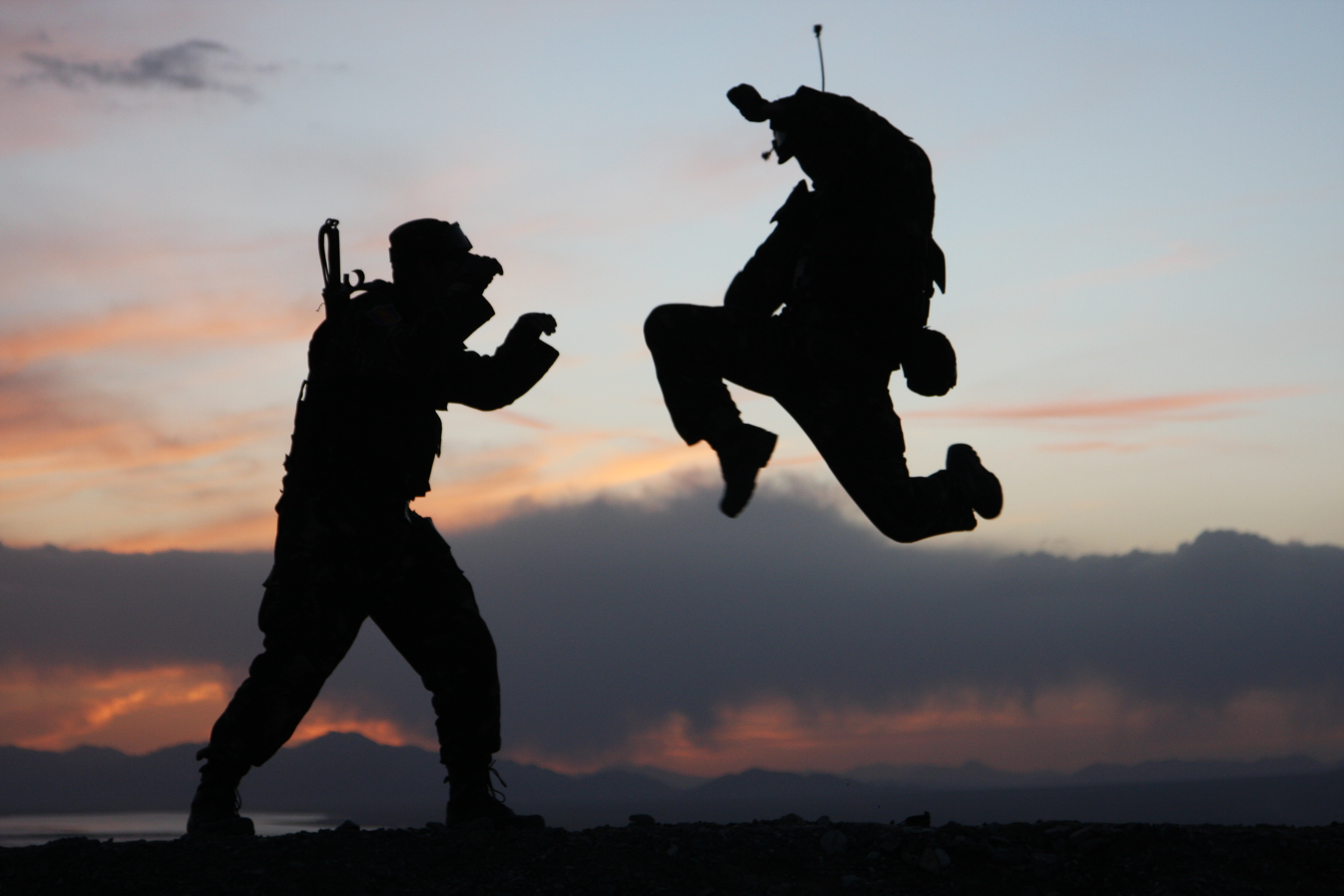 建军95周年陆军特种兵,庆祝解放军建军95周年记者采访