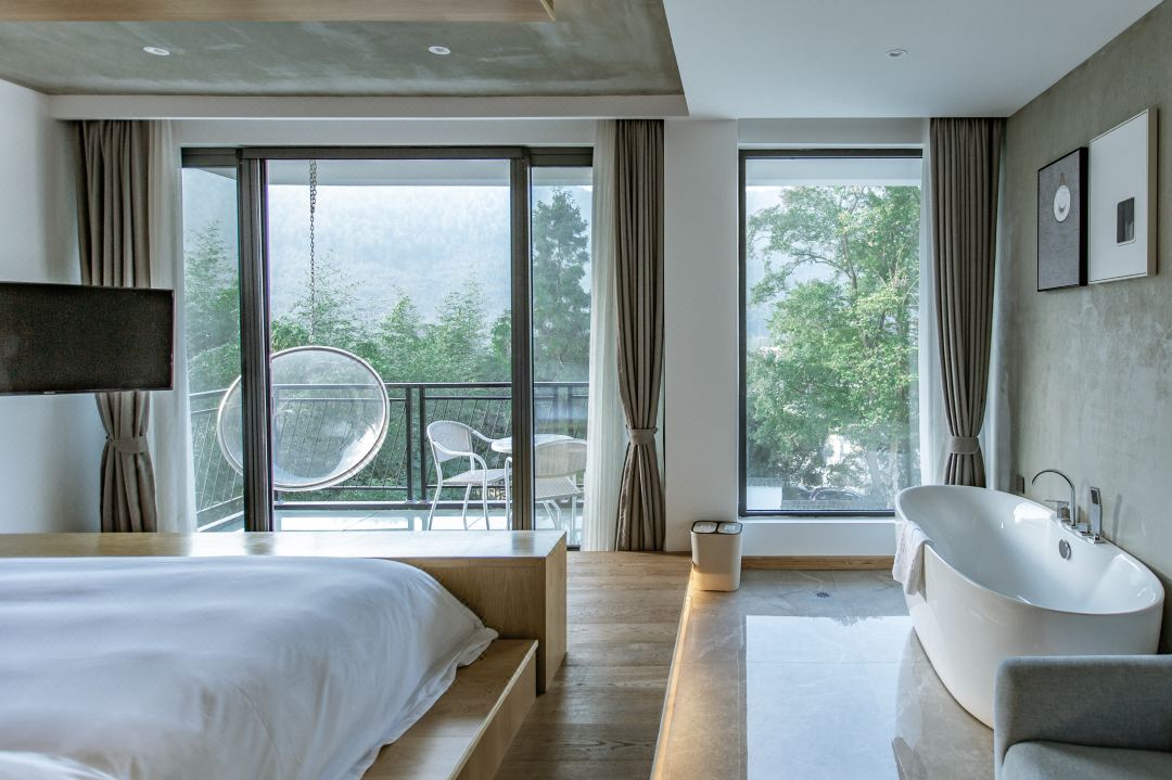 遇间播报|莫干山必睡六大美宿！看山看水看云看日出，优哉游哉~