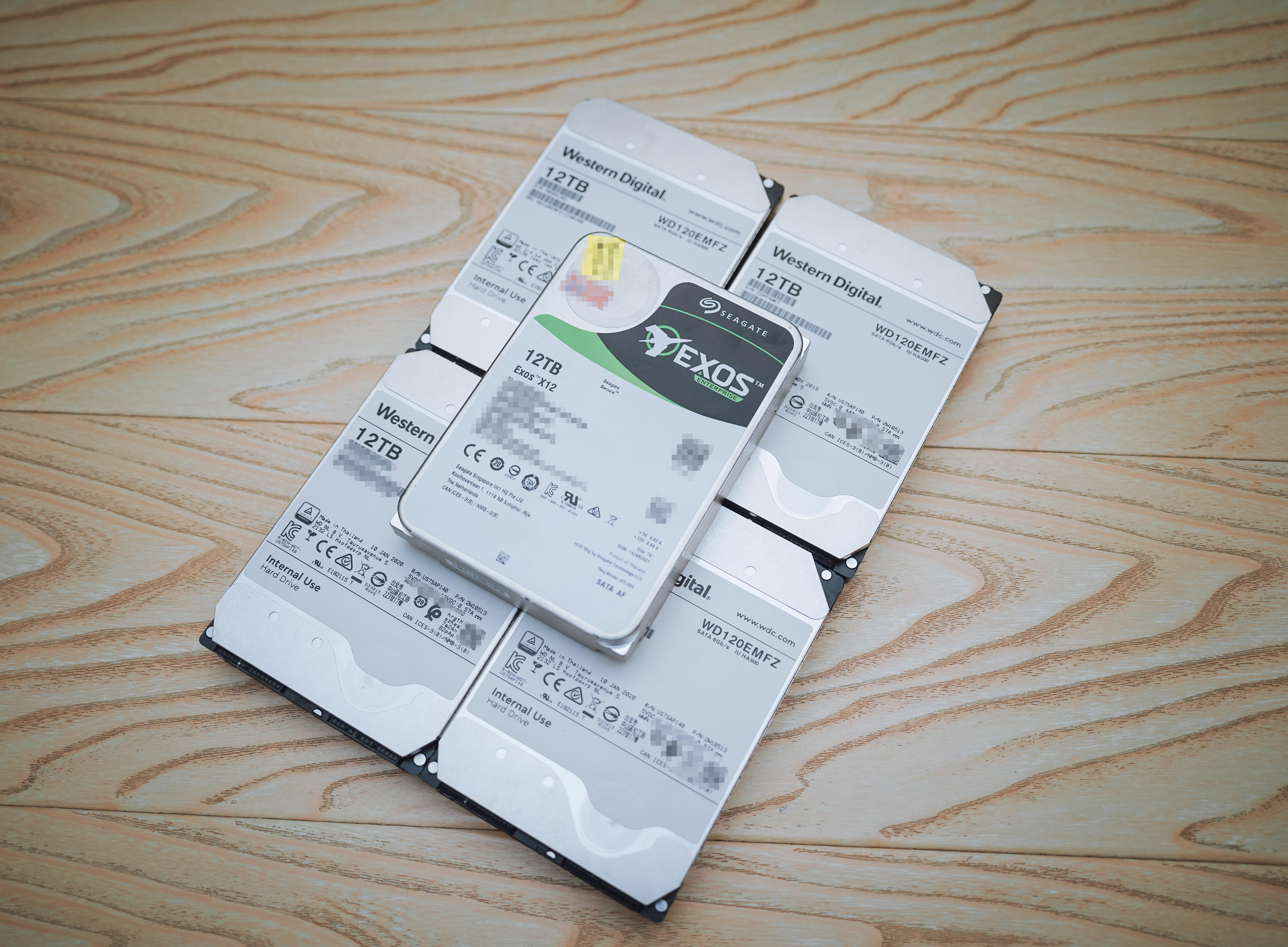 历史低价买到九盘位万兆NAS机皇：威联通TS-H973AX