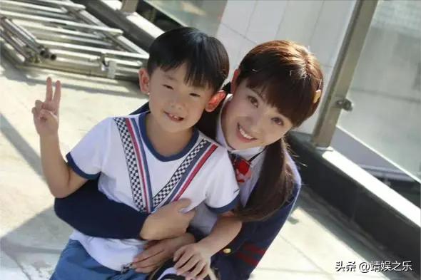 徐洪浩跟刘晓洁演过父女,刘晓洁和徐洪浩演的父女片段