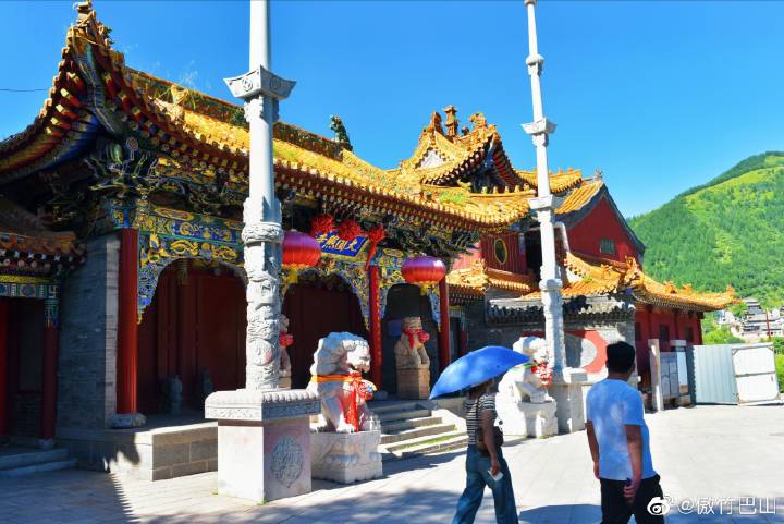佛教四大名山五台山,五台山自然风景最好的寺院