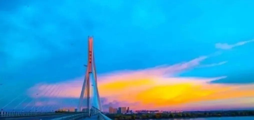 夜幕下哈尔滨美丽的松花江畔,夜幕下的哈尔滨松花江