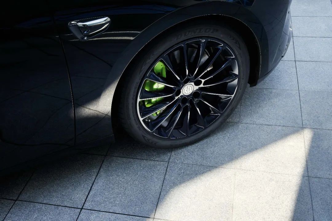 为什么零跑c01不如c11卖得好,零跑c01高性能暗夜极光版