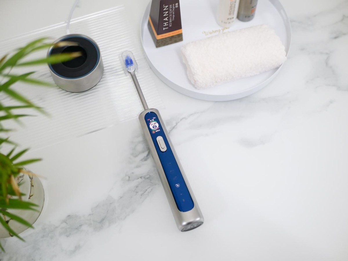 usmile电动牙刷和飞利浦电动牙刷,华为电动牙刷和飞利浦电动牙刷