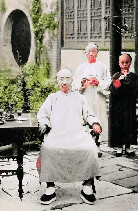 纳粹德国屠杀犹太女人,变态纳粹