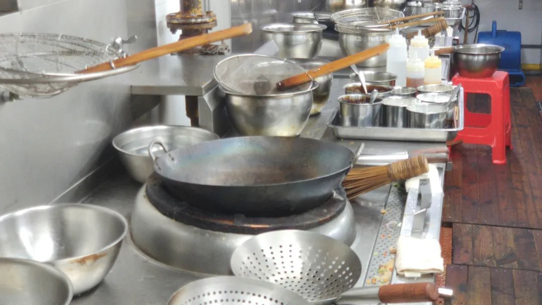 为什么不推荐做厨师,你知道做厨师都有哪些出路么