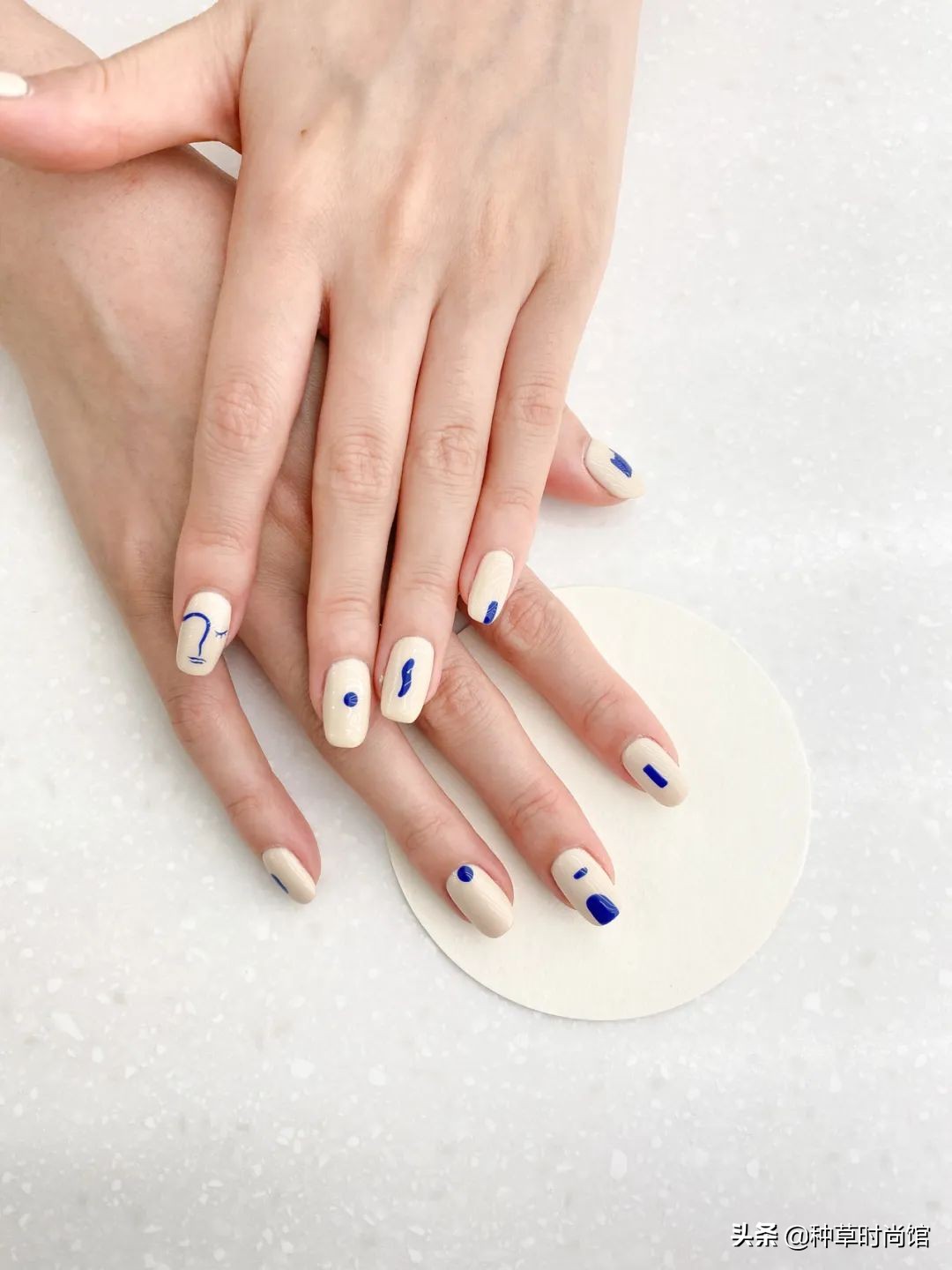 秋冬超显白高级感美甲,春日美甲图片最新款百搭