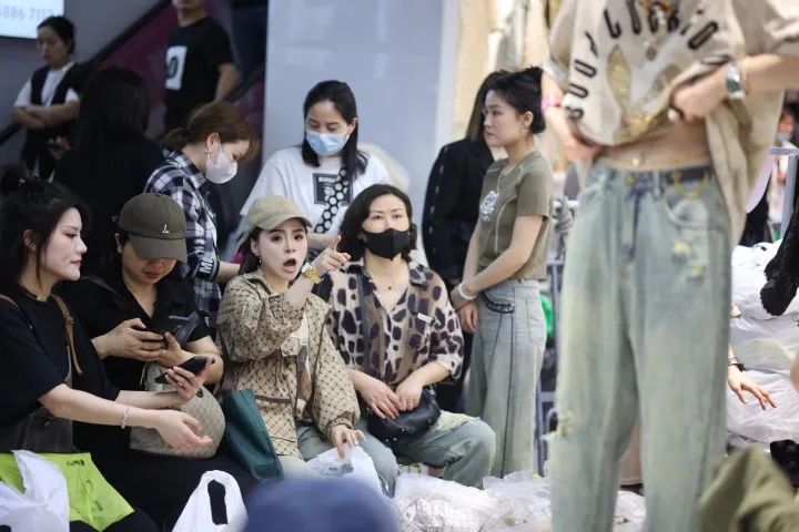 四季青禁止直播带货后续,杭州四季青禁止直播卖货吗