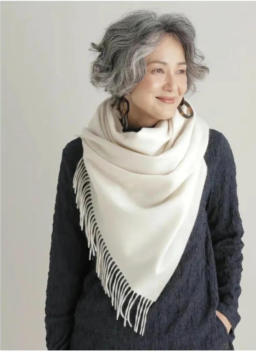 50岁烫小卷中长头发,烫头发女中长发推荐不要太卷