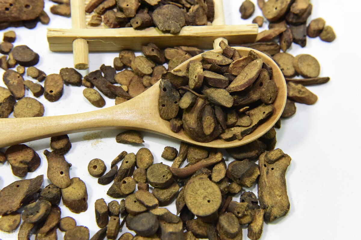 胆小,易惊吓,失眠?3味药煮水喝,补心益胆,赶走心胆气虚