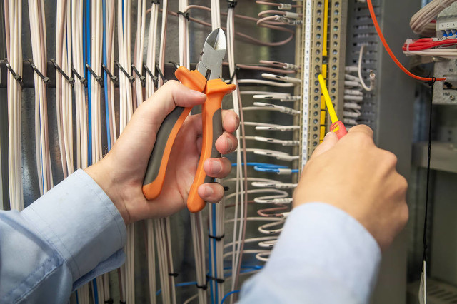 36岁初中生，江苏工厂打工4年，靠死记硬背做到班长，月入1.1万