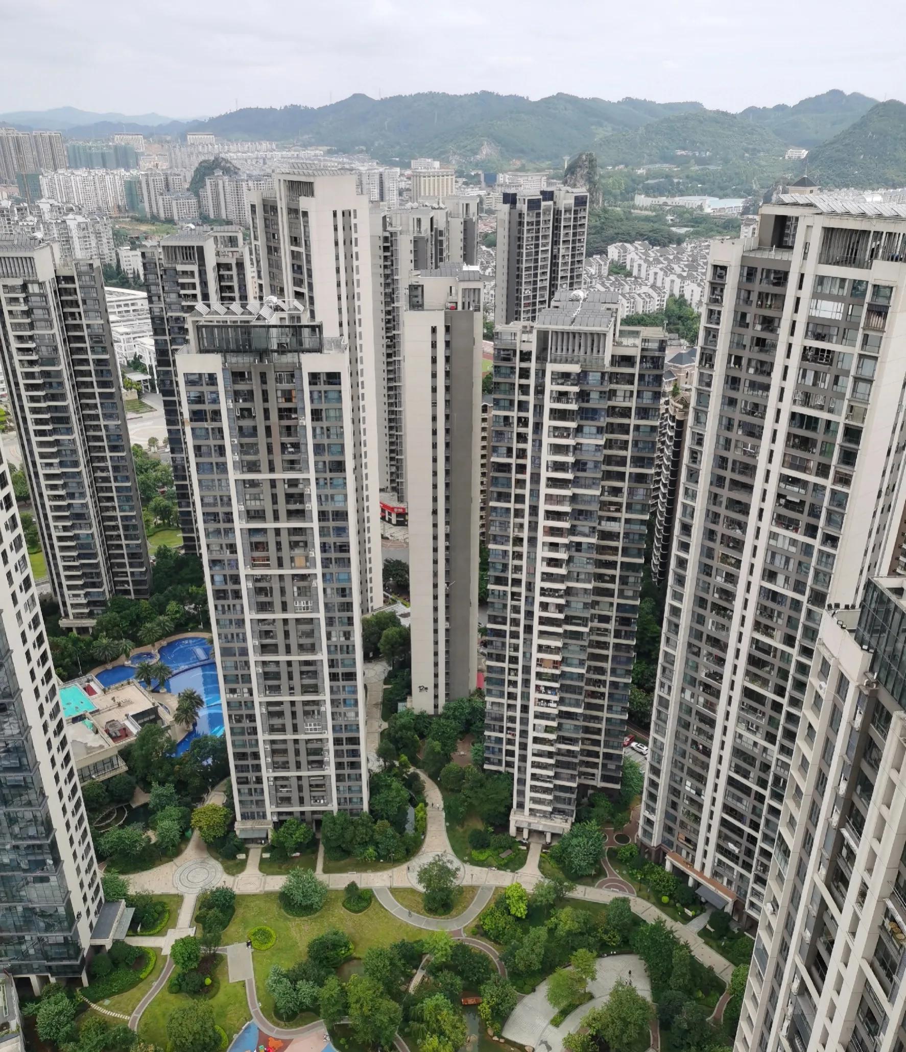 太崩溃了！住了2年高层，只想把房子退了！再买房，绝不考虑高层