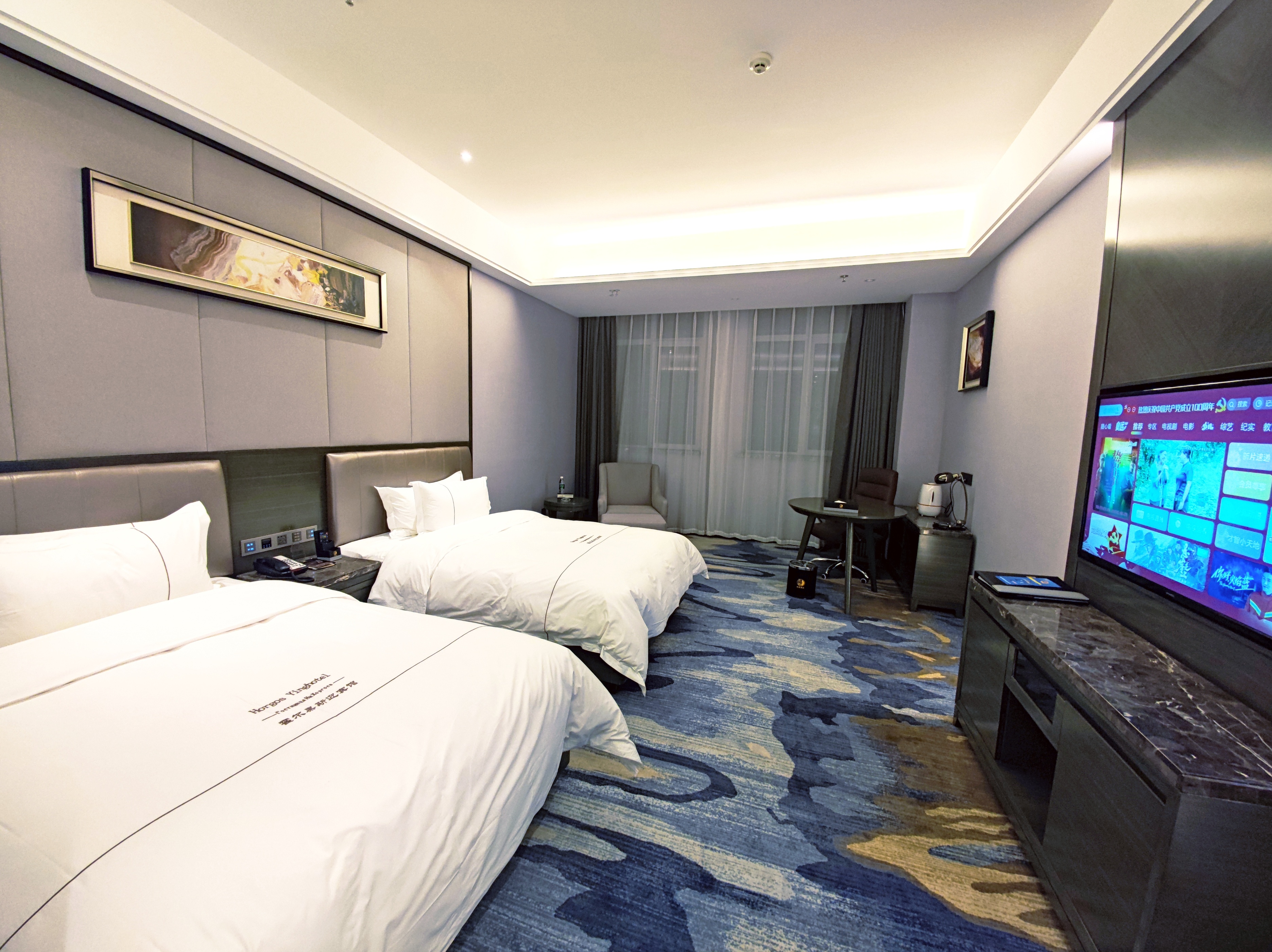 疆内旅游住宿哪里好点呢,新疆旅游酒店怎么选房间