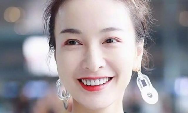 明星做烤瓷牙变凸嘴,明星烤瓷牙凸嘴