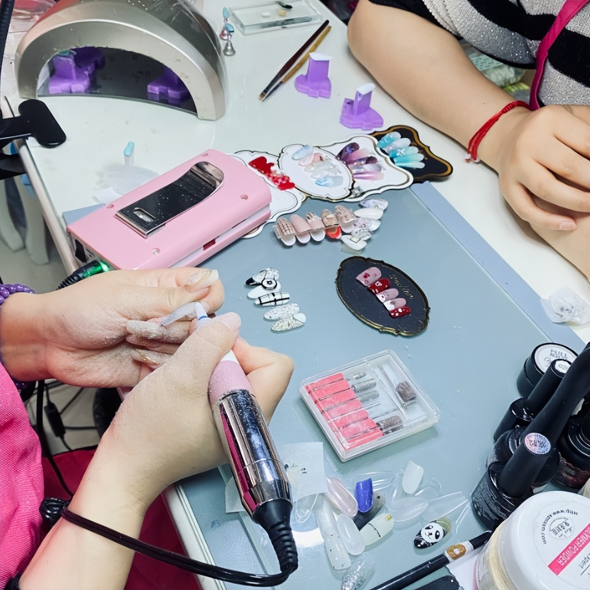 新手学习美甲最简单的美甲款式,美甲师必学美甲款式学习