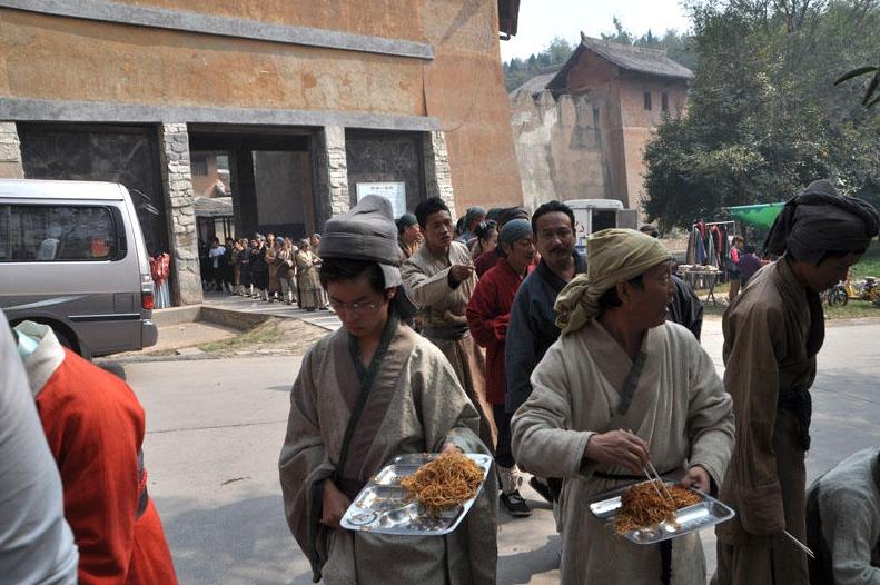 横店当5年群演的外卖小哥，日结70元到攒钱13万，为梦骑行去*藏西**