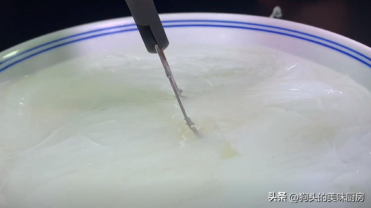 五花肉粉丝炖白菜怎么做好吃 (粉丝炖白菜豆腐的做法)