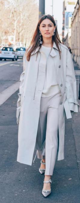 为什么说黑白灰穿搭是经典的理由,黑白灰最基础的颜色穿搭