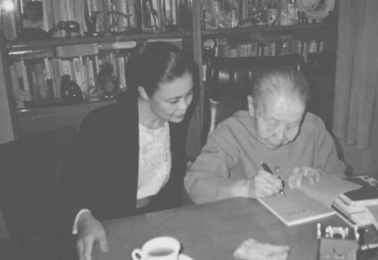 中国作协主席铁凝，50岁等来良缘：我宁可没有，也绝不凑合