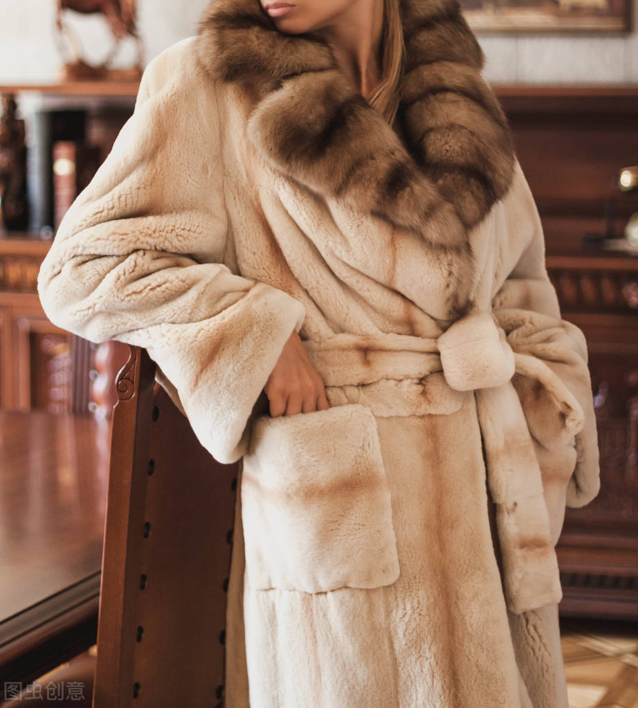 媳妇回娘家过年3000元红包,儿媳妇过年给婆婆送10000红包