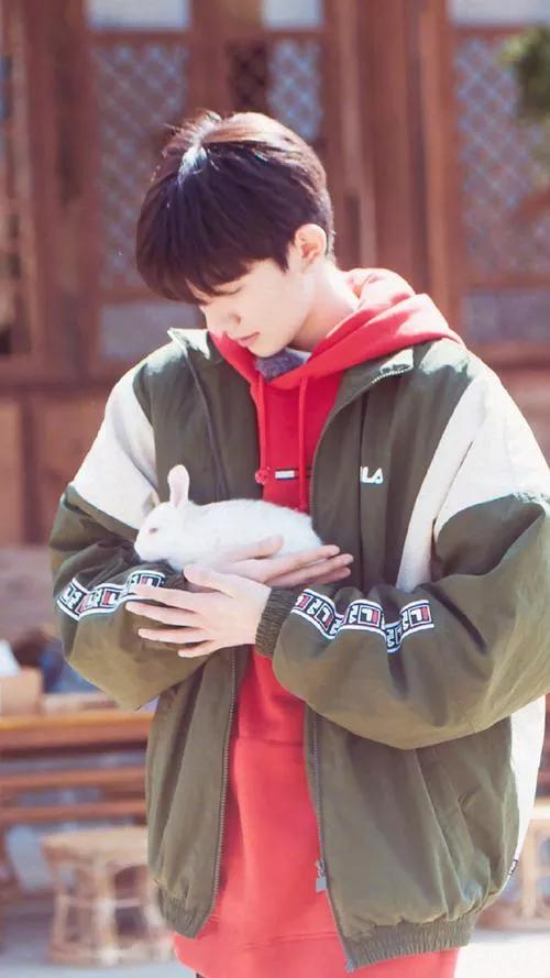 王源图片手机壁纸手控,王源壁纸女生专用高清