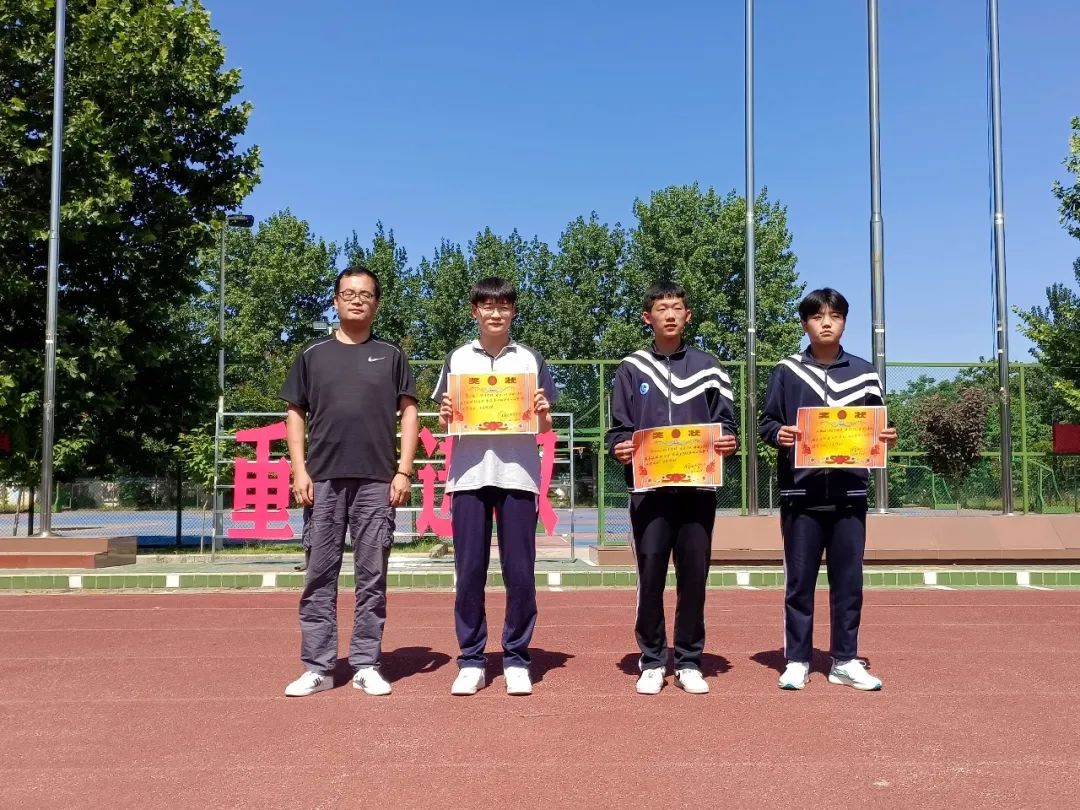 白朗县中学喜迎二十大篮球比赛,精彩纷呈的校园篮球比赛