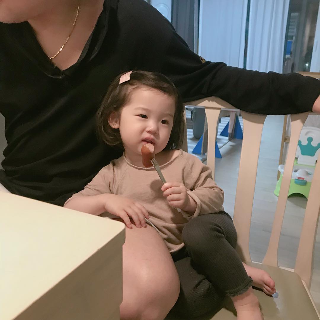 最近超火的可爱小女孩表情包,小女孩可爱萌表情包