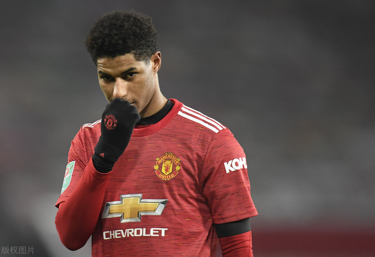 真爱，C罗是真的斗士，为了足球选择新的挑战，不学莱万罢训逼宫