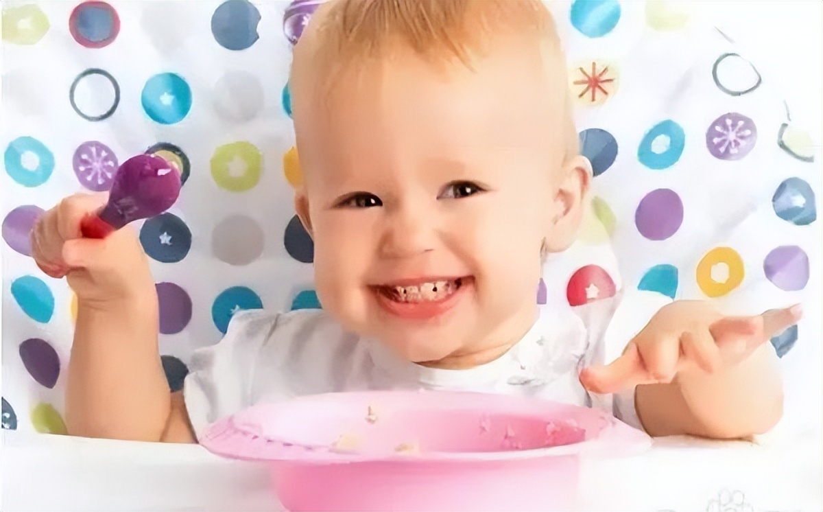 1岁宝宝自主进食食物做法,1岁宝宝如何引导自主吃饭