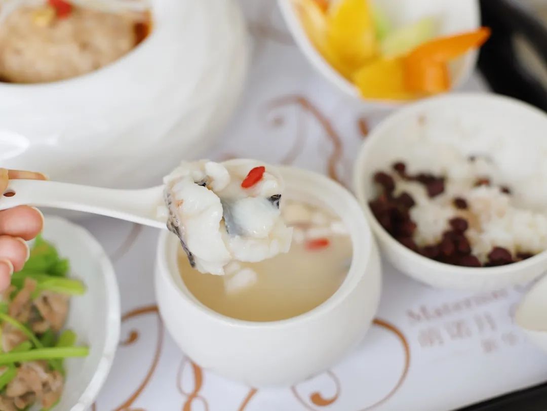 娴庡崡钀岃鏈堝瓙涓績鎺㈠簵,娴庡崡钀岃