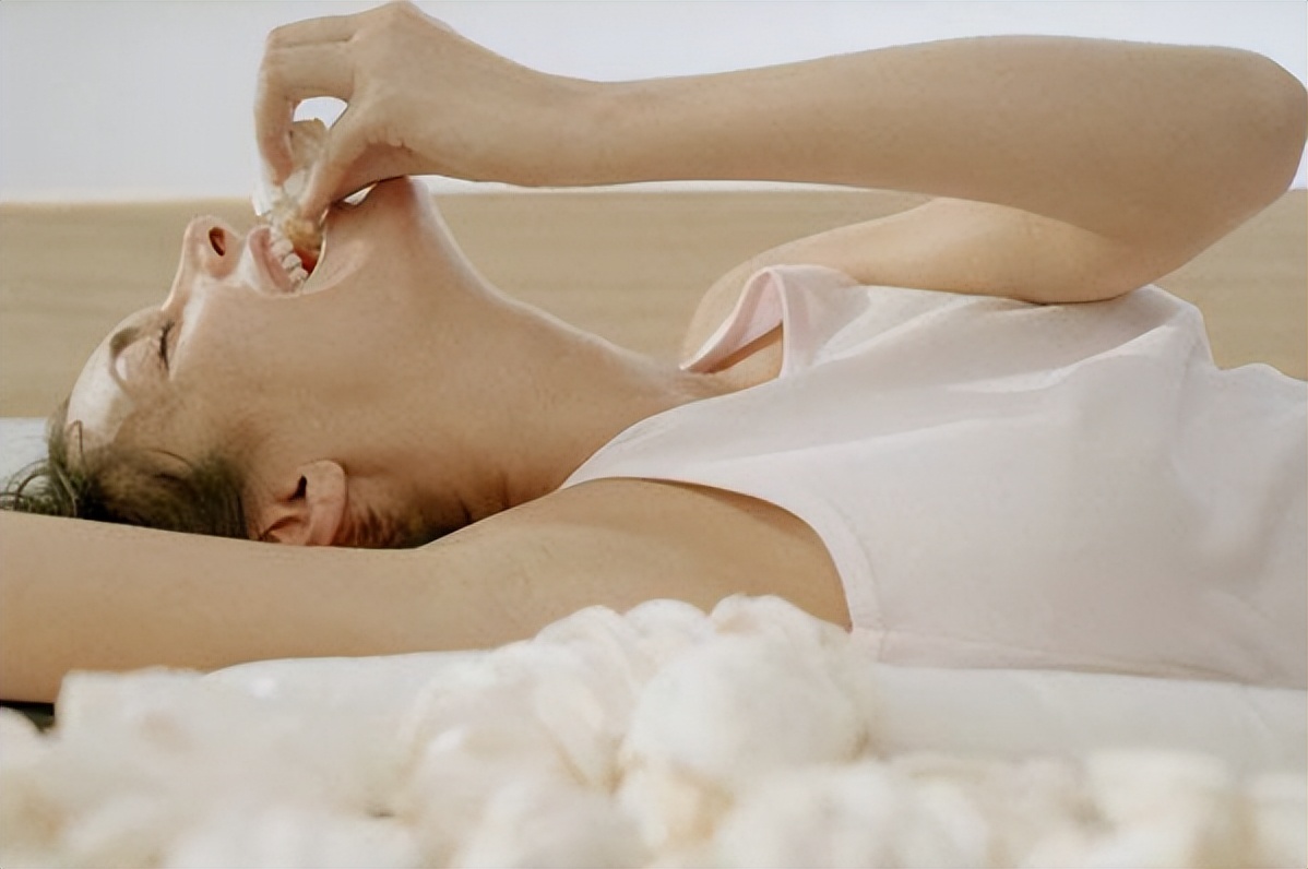 月经的成分是什么,经血不小心吃了会怎样