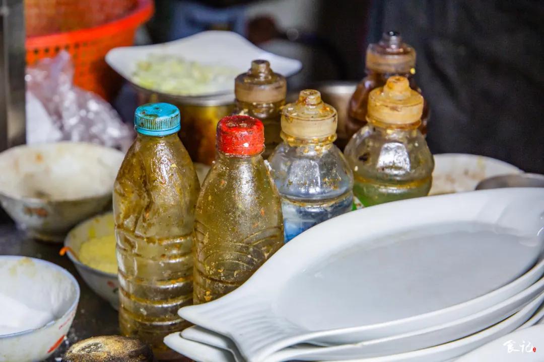 40m²的小店,厨房就占一半!建昌家属院旁的这家馆子开了23年