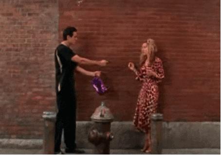 法棍包接班人？Fendi全新出的这款腋下包到底怎么样？